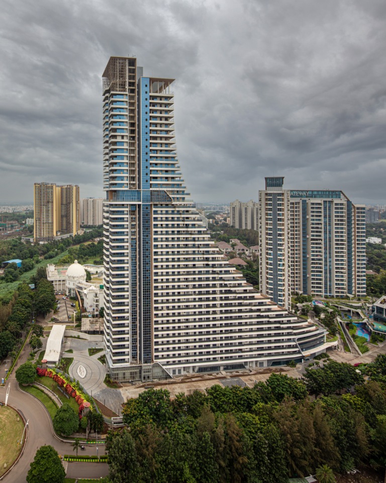 Amanora Gateway