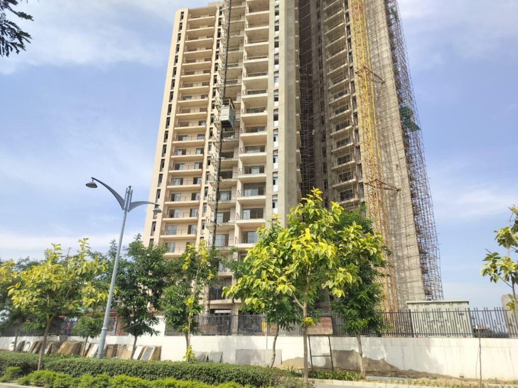 4BHK APARTMENT FOR SALE IN LUCKNOW
